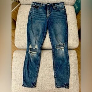 Good American skinny distressed jeans​​​​​​​